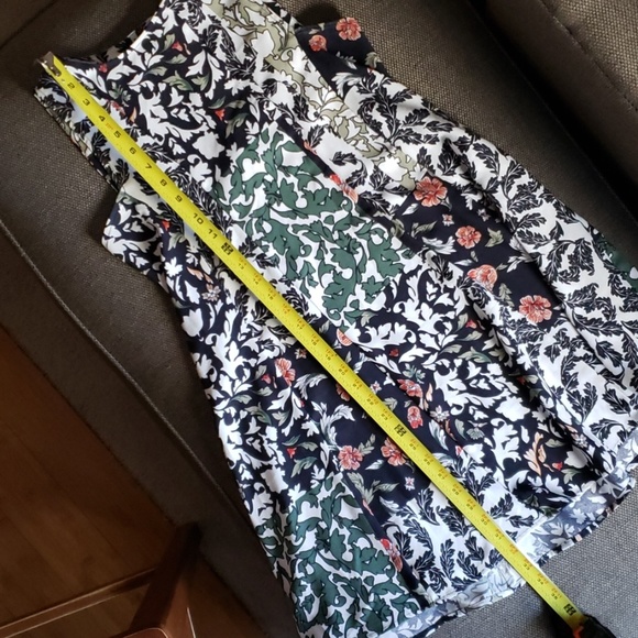 Zara Keyhole back sleeveless dress - Picture 8 of 8